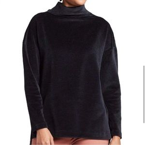 Winter essential! A New Day ribbed velour sweatshirt size XS (fits small-medium)